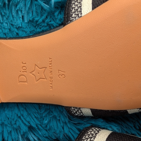 Dior Black and Cream Sandals - Picture 4 of 4